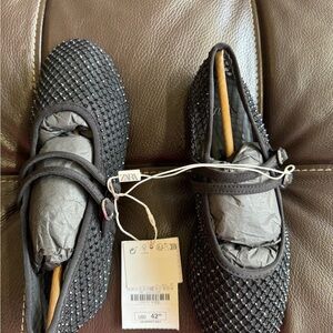 Zara Black Textured Mary Jane Shoes